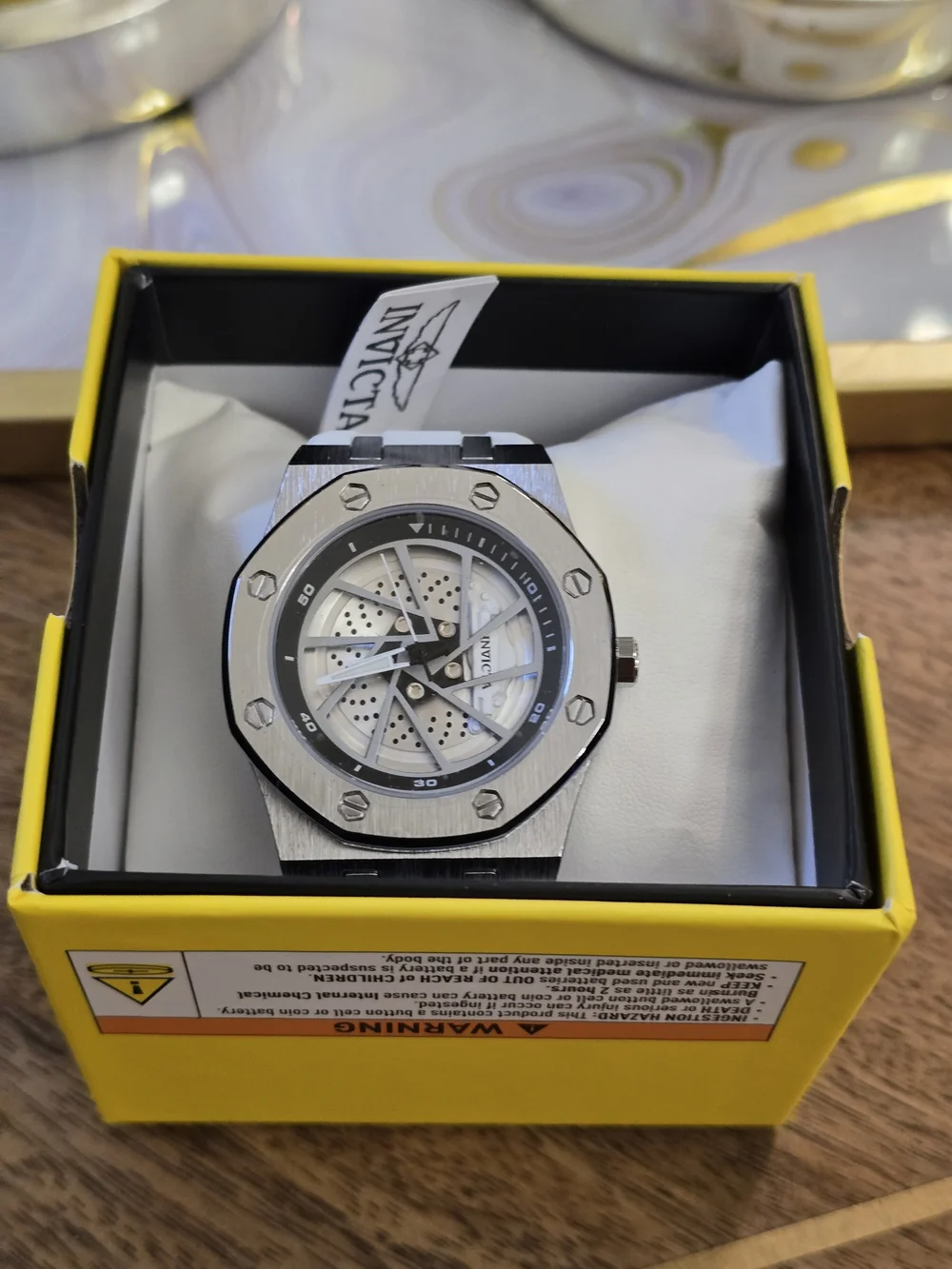 Invicta White and Silver Men’s Sport Watch with Skeleton Dial.Invicta 15000 Silv